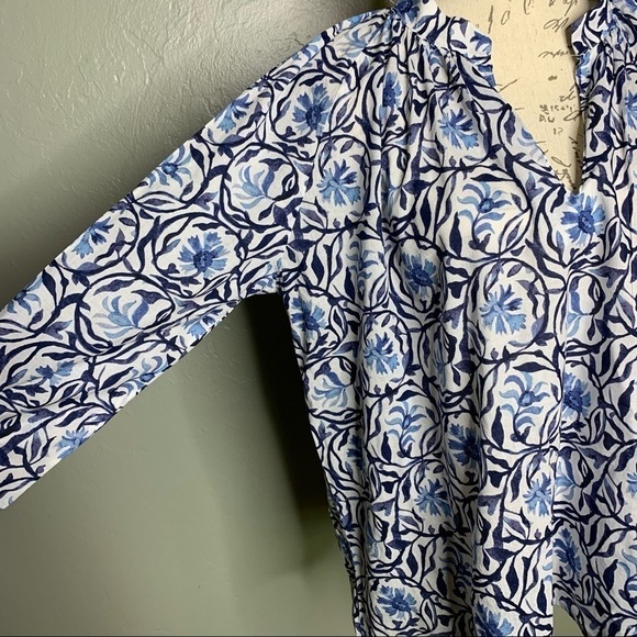 H&M V-Neck Blue Floral Top - Picture 4 of 8